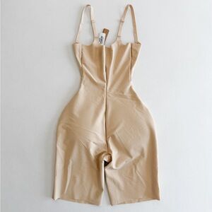NWT Skims Body Butt Lifting Open Bust Bodysuit in Sand SIZE XS